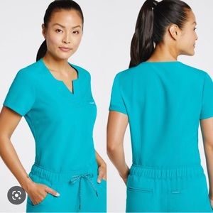 one pocket tuck in scrub top